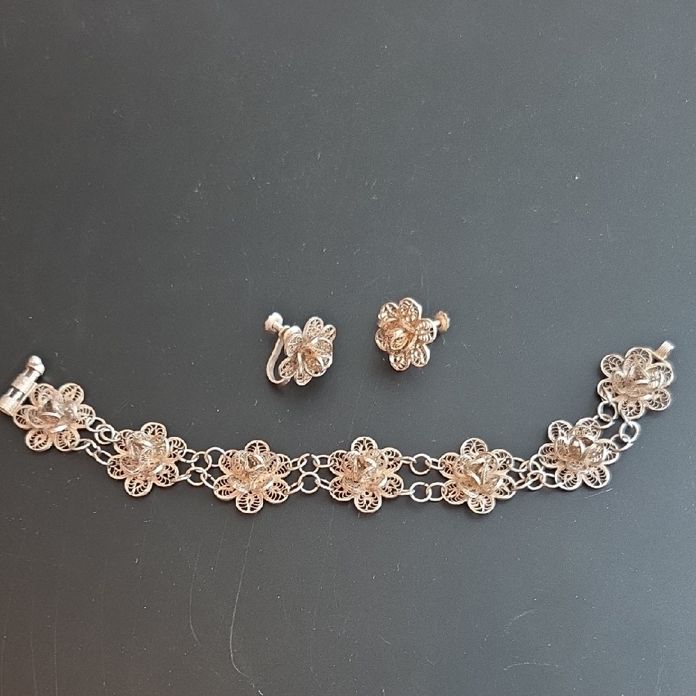 Vintage Mexico Sterling Silver Flower Filigree Bracelet And Earring Set.